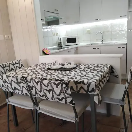 House Lilu - Luminoso Monolocale Арона