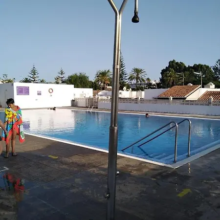 House Lilu - Luminoso Monolocale Арона