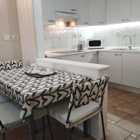 House Lilu - Luminoso Monolocale * Арона